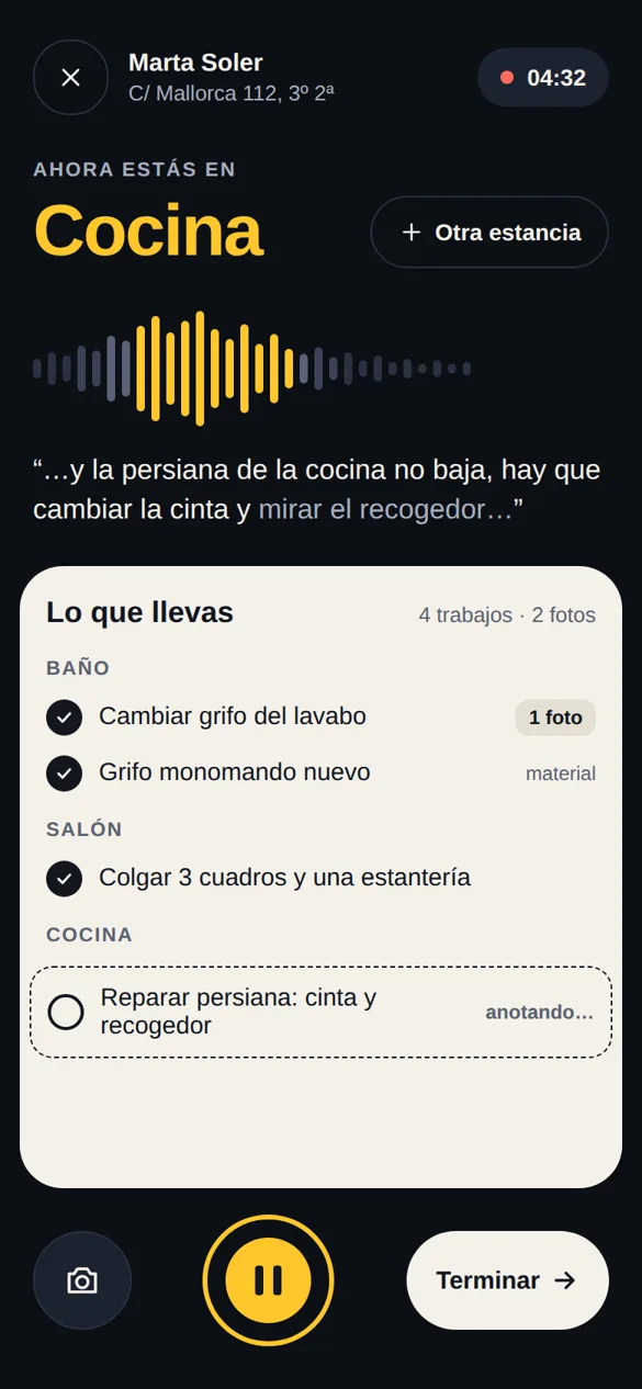 Pantalla de Pressu durante una visita: la app anota los trabajos por estancias mientras hablas